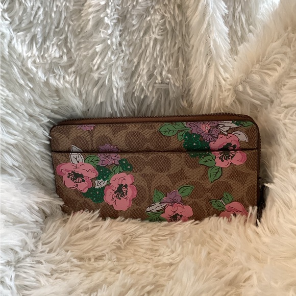 Coach tan accordion zip around floral wallet - Picture 3 of 8